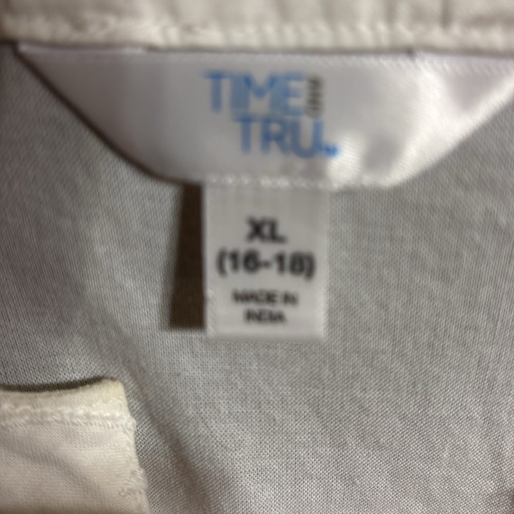 Time and True White Embroidered Women's Top 16/18 - Picture 2 of 8